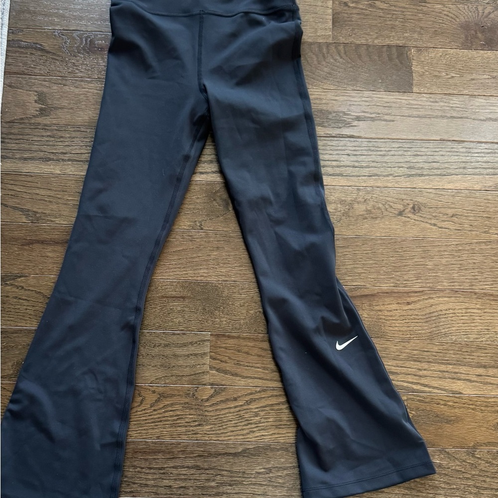 Nike Kids Black Flared Leggings ***NWT***